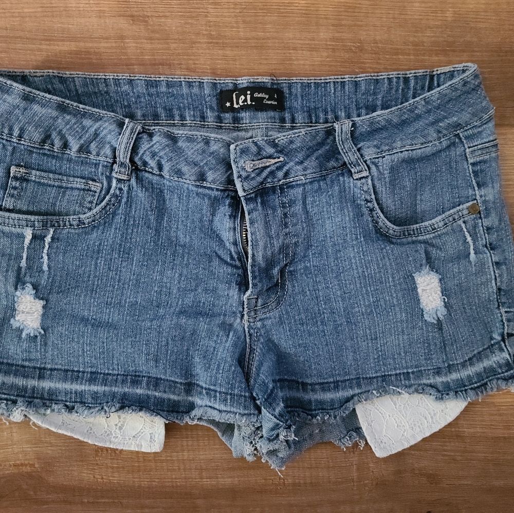 Lei shorts